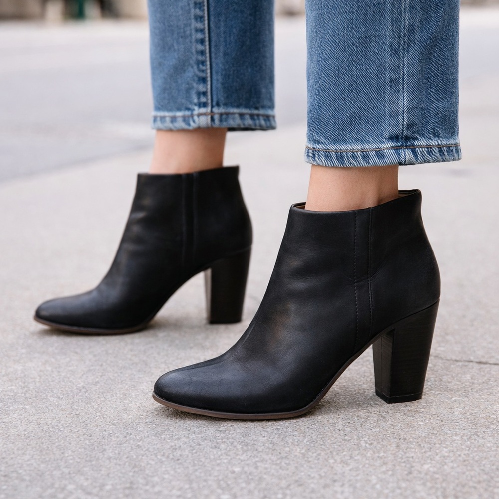LLBean women black leather ankle boots/booties sz 8.Great price! Beautiful boots